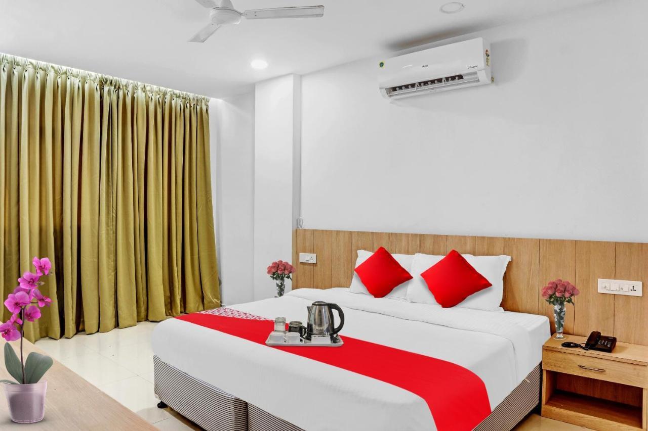 Oyo Flagship Hotel Bluemoon Warangal Exterior photo