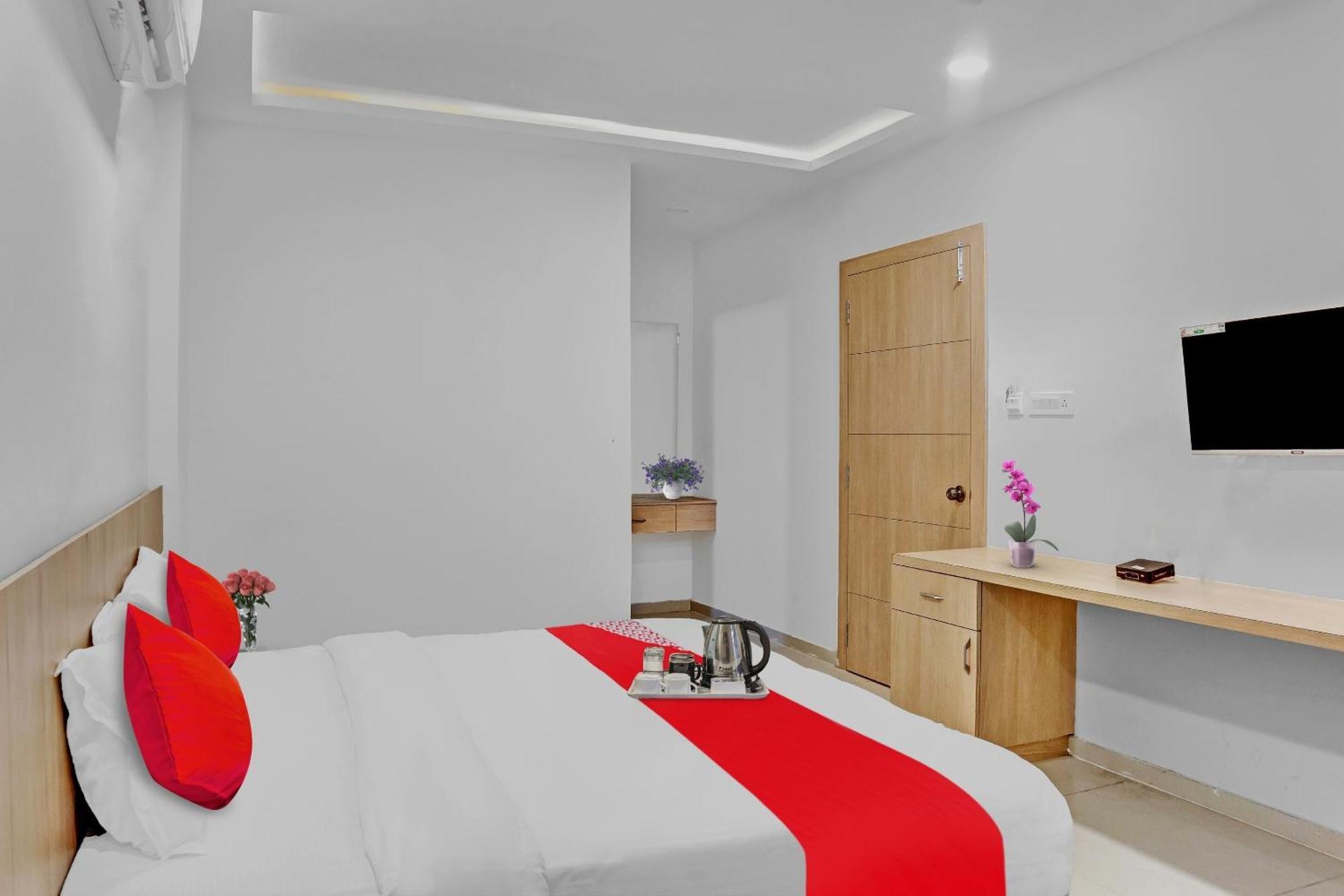 Oyo Flagship Hotel Bluemoon Warangal Exterior photo