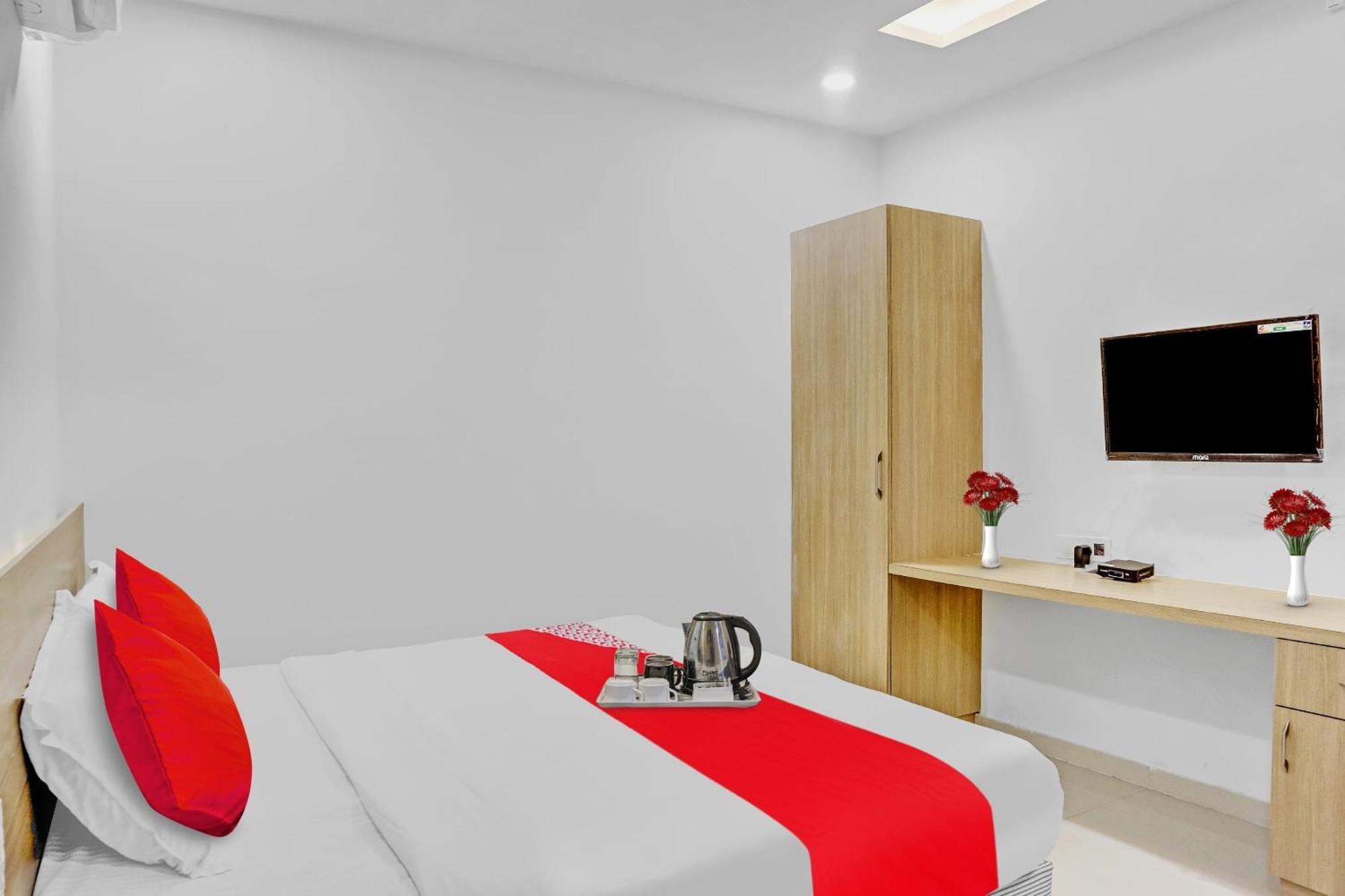Oyo Flagship Hotel Bluemoon Warangal Exterior photo